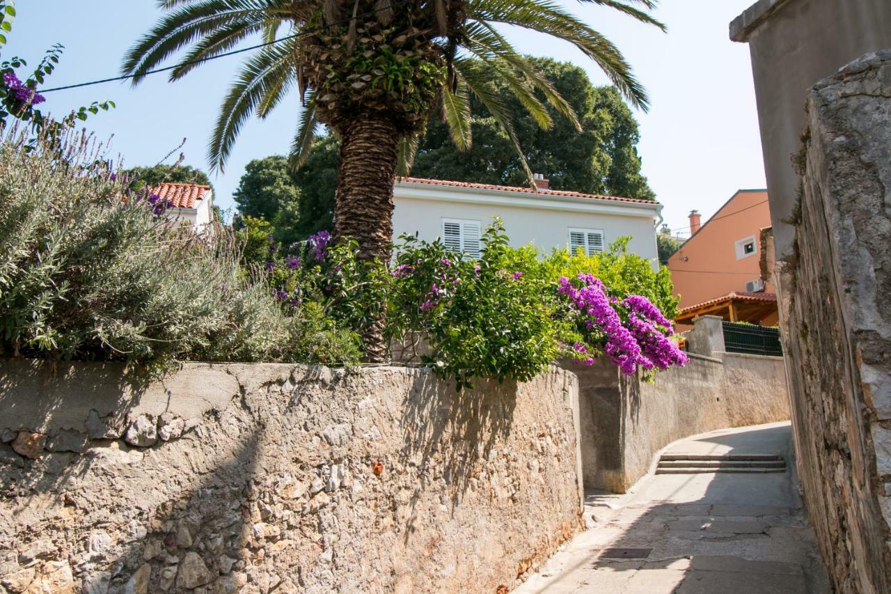 Apartman Pia Mali Losinj Bagian luar foto