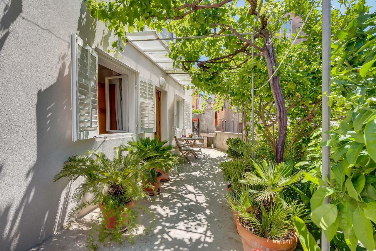 Apartman Pia Mali Losinj Bagian luar foto